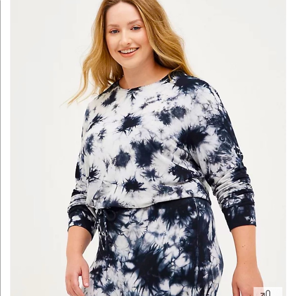 TORRID 4X Dream Fleece Sweatshirt / Tie Dye